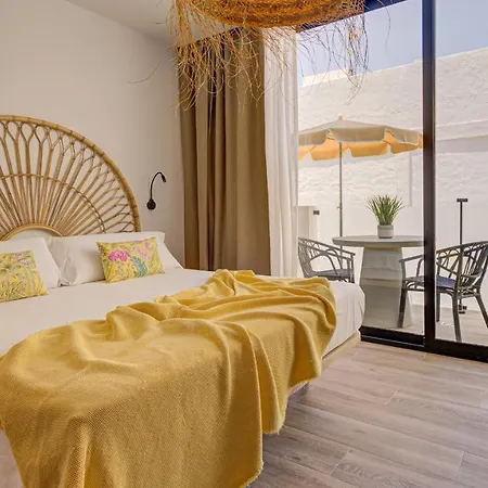 Jable Suites Apartamentos De Lujo En El Centro Corralejo Exterior photo